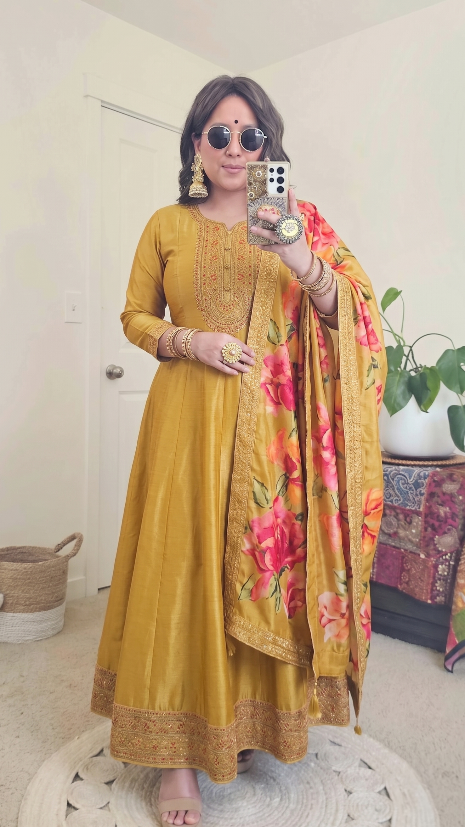SAILI GOWN GOLD
